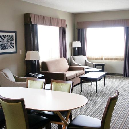 Best Western Plus Fort Saskatchewan Inn & Suites Bagian luar foto