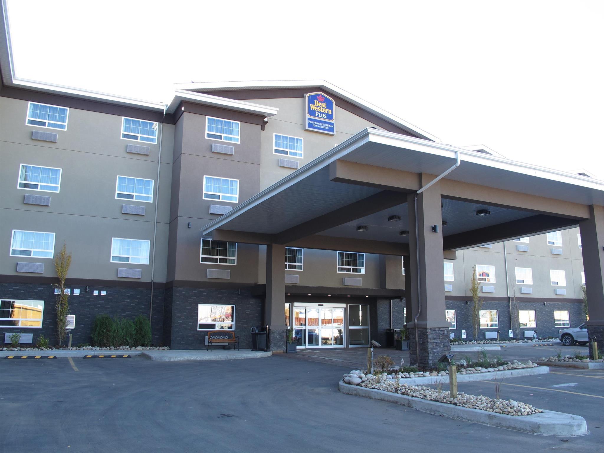 Best Western Plus Fort Saskatchewan Inn & Suites Bagian luar foto
