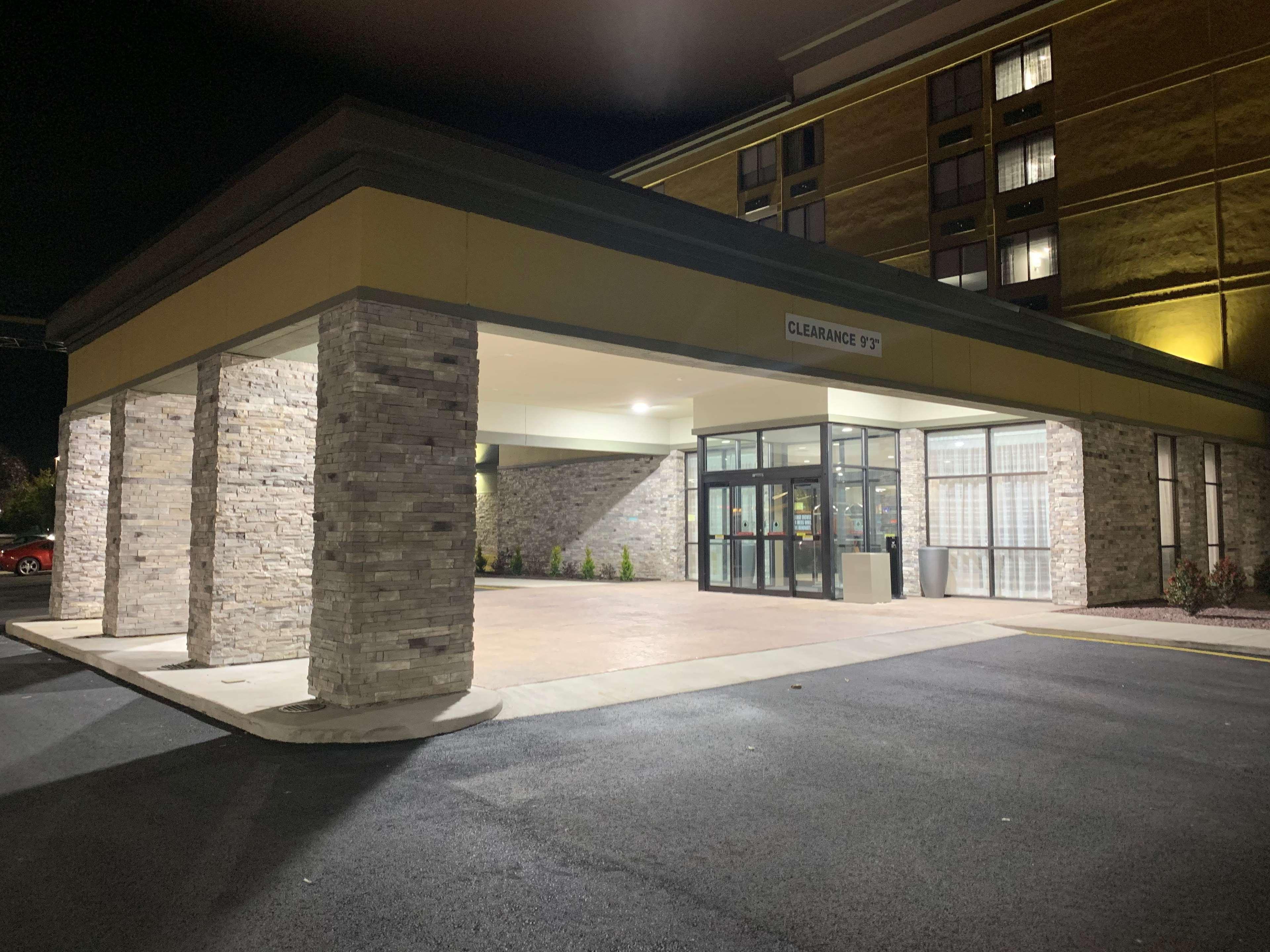 Best Western Plus Fort Saskatchewan Inn & Suites Bagian luar foto