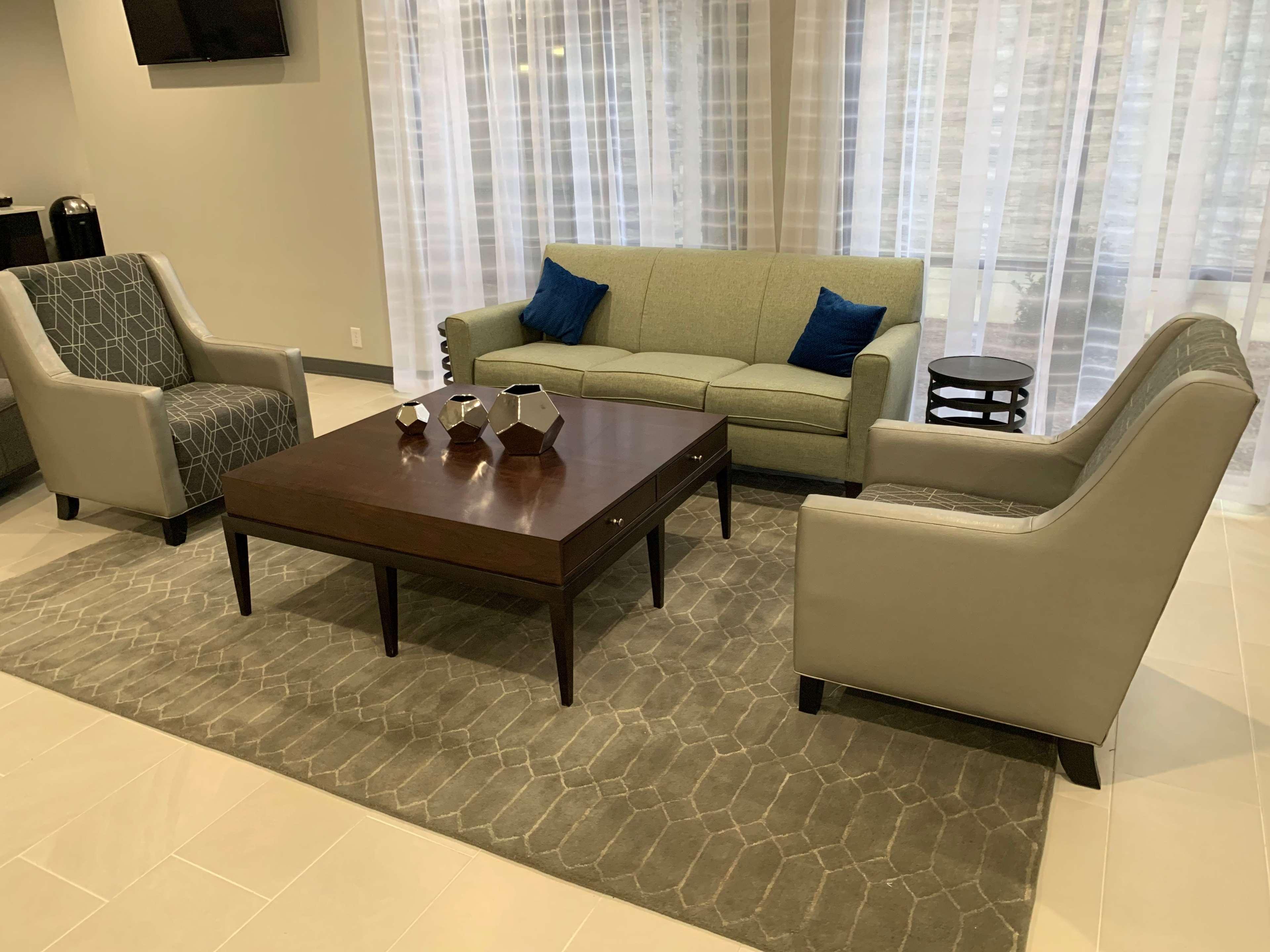 Best Western Plus Fort Saskatchewan Inn & Suites Bagian luar foto