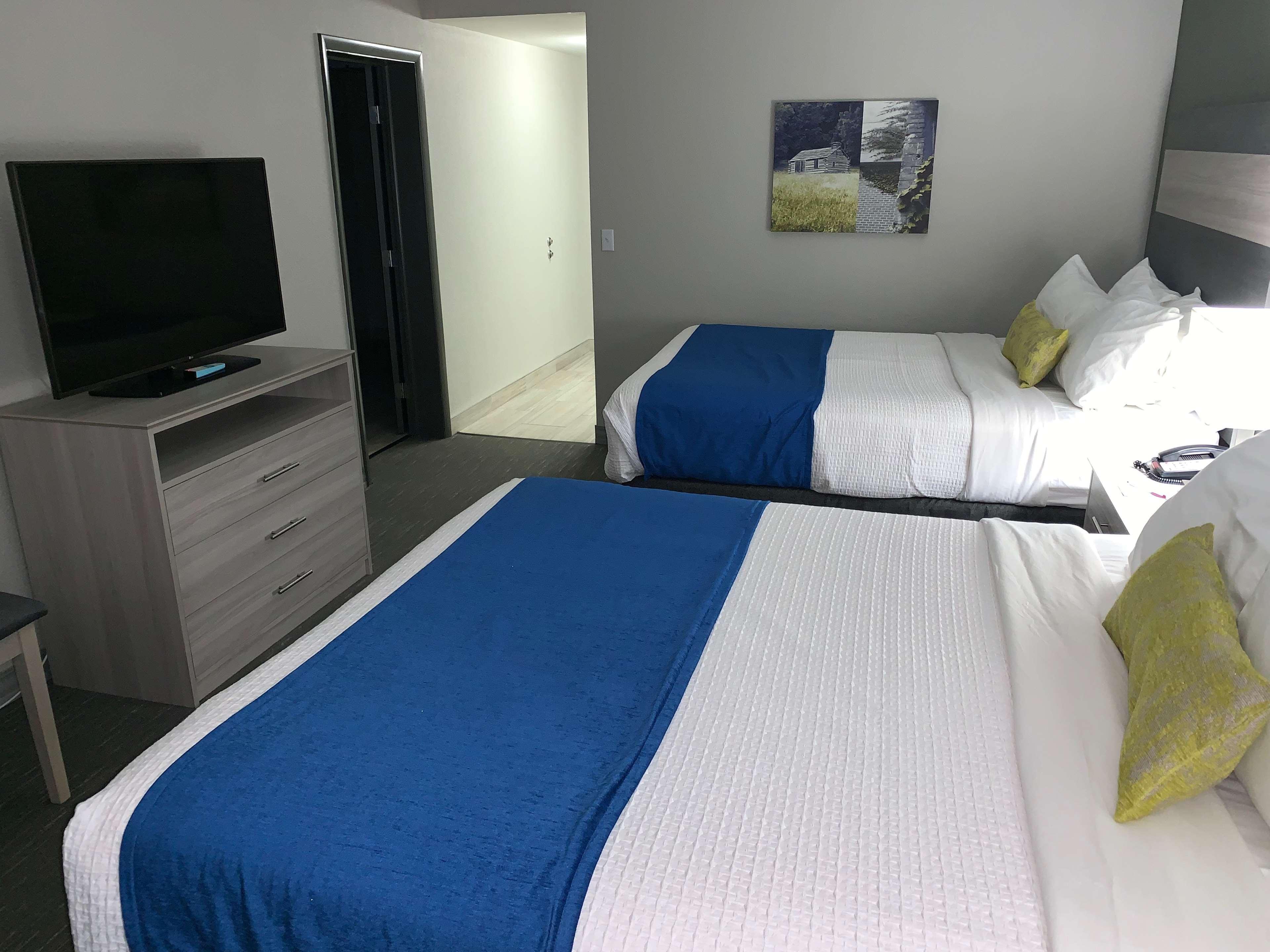 Best Western Plus Fort Saskatchewan Inn & Suites Bagian luar foto