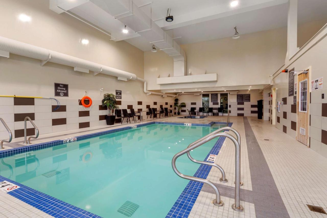 Best Western Plus Fort Saskatchewan Inn & Suites Bagian luar foto