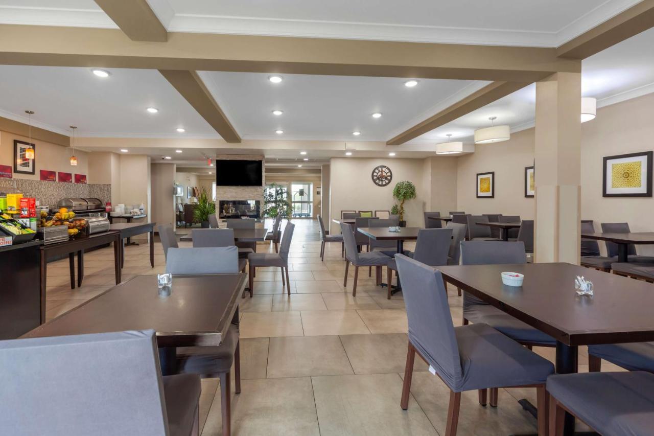 Best Western Plus Fort Saskatchewan Inn & Suites Bagian luar foto