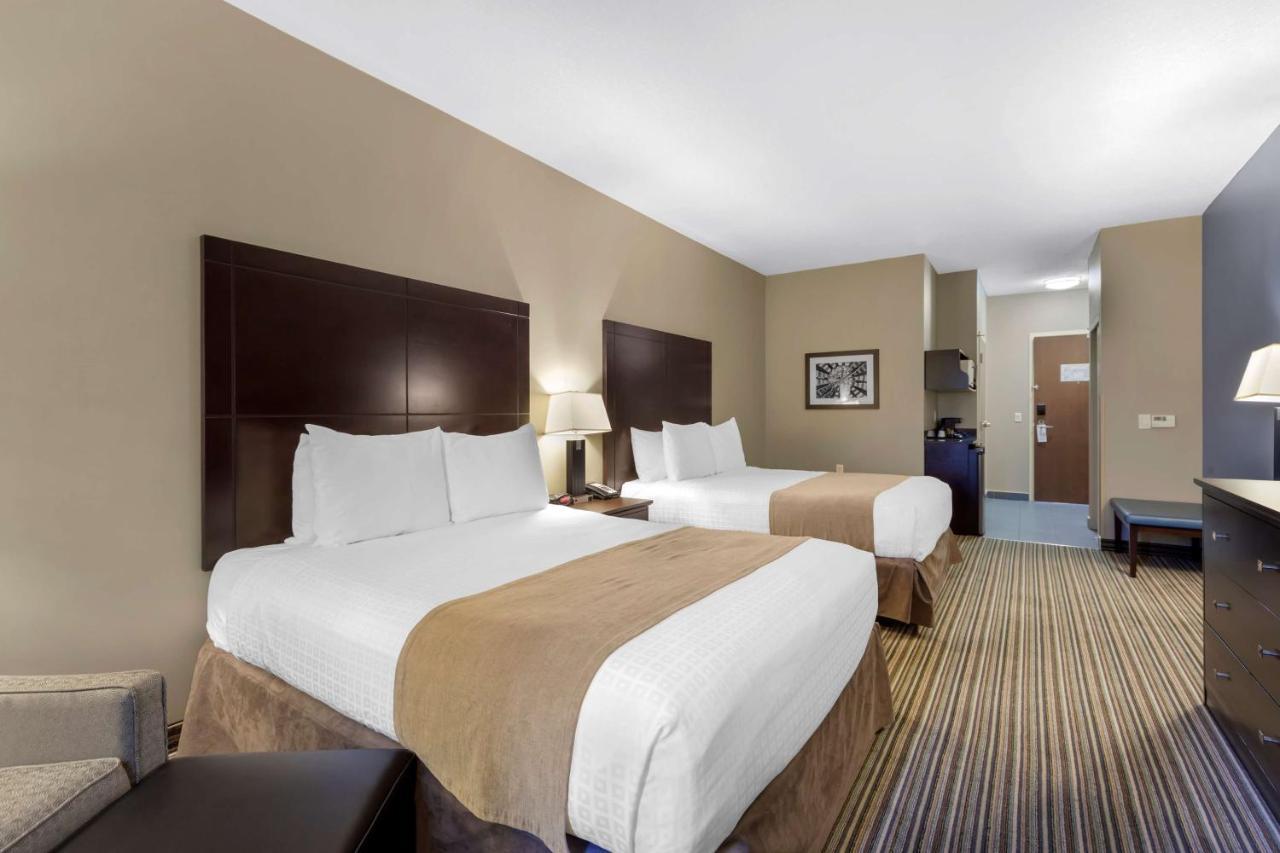 Best Western Plus Fort Saskatchewan Inn & Suites Bagian luar foto